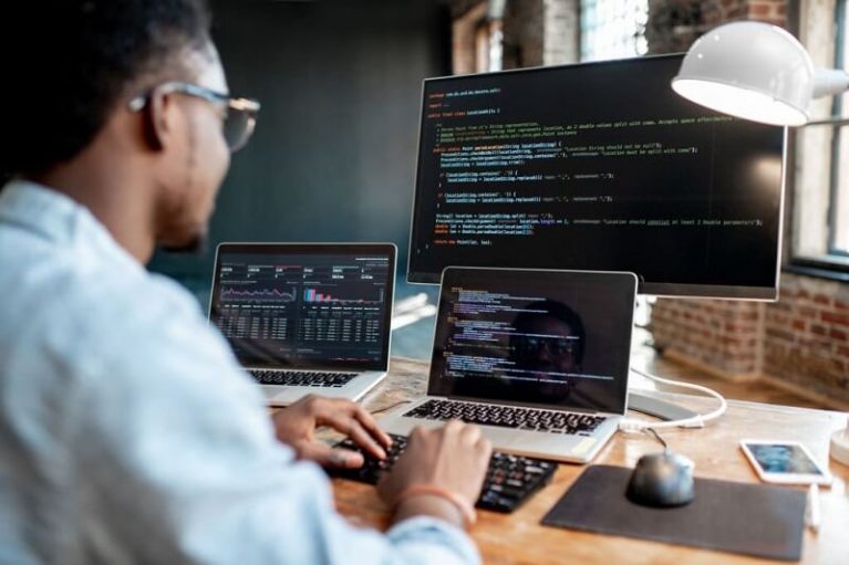 Programming vs Coding: 10 Differences for Beginners